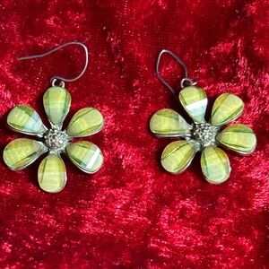Elegant Floral Green Earrings